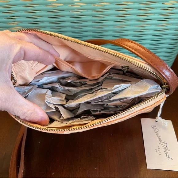 NWT Universal Thread Checkered Addison Crossbody Bag in Orange - Picture 8 of 10